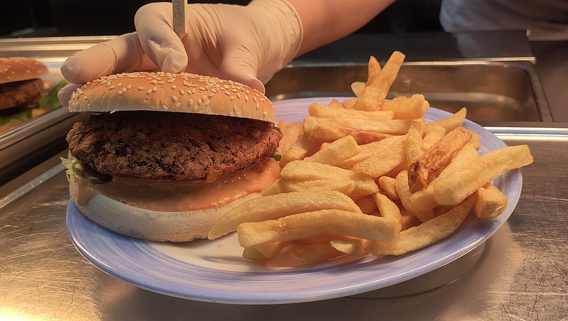 Ein Gericht der Aktionswoche, der Bohnenburger
