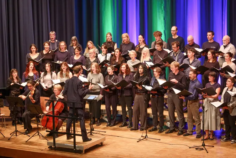 Chor mit Dirigent