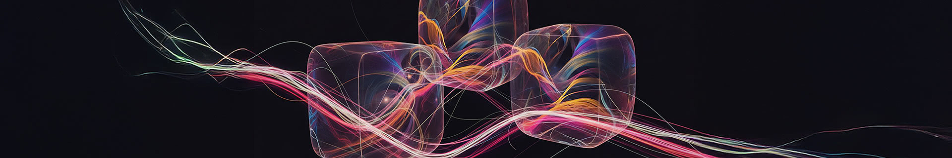 Abstrakte Darstellung von drei transparenten Würfeln mit leuchtenden, farbigen Lichtlinien auf schwarzem Hintergrund – symbolisiert Dynamik und Vernetzung.