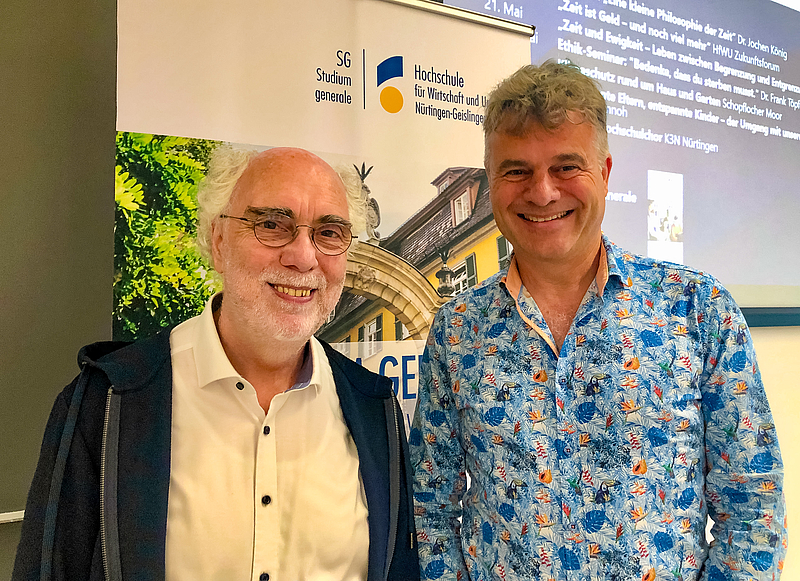 Beide Referenten stehend