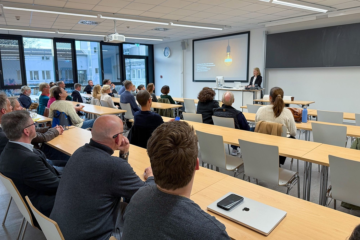 Gespanntes Publikum bei der Antrittsvorlesung von Prof. Biege